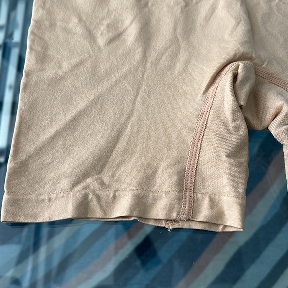 Shapewear 🆕 - Picture 2 of 4